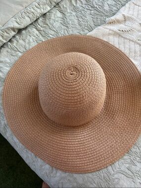 Old Navy Tan Wide-Brim Straw Sun Hat
